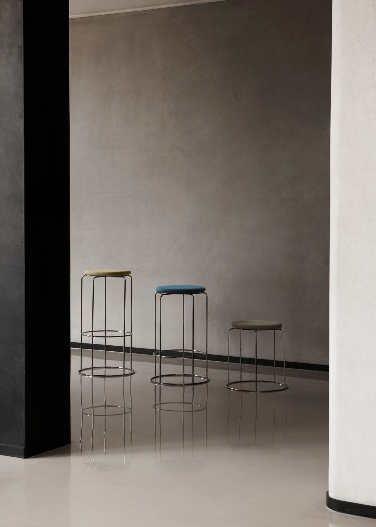 Tabouret de bar en acier poli miroir argenté 44x44x65cm Wire VP15 - &tradition — vue 5