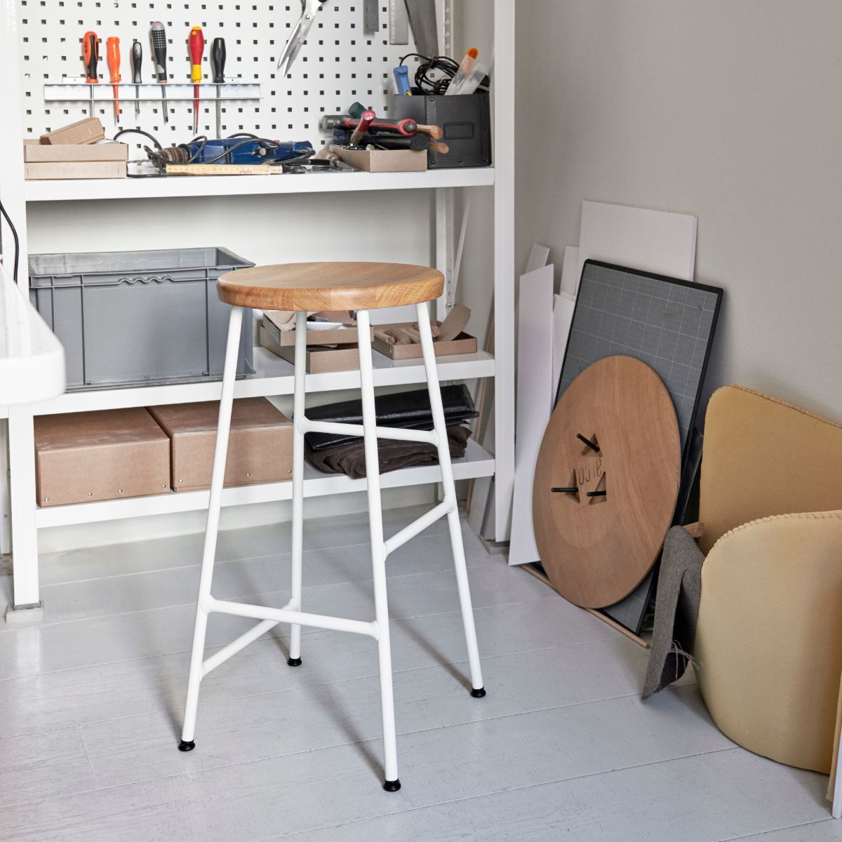 Tabouret de bar en bois et acier blanc 75 cm Cornet - HAY - The Cool Republic