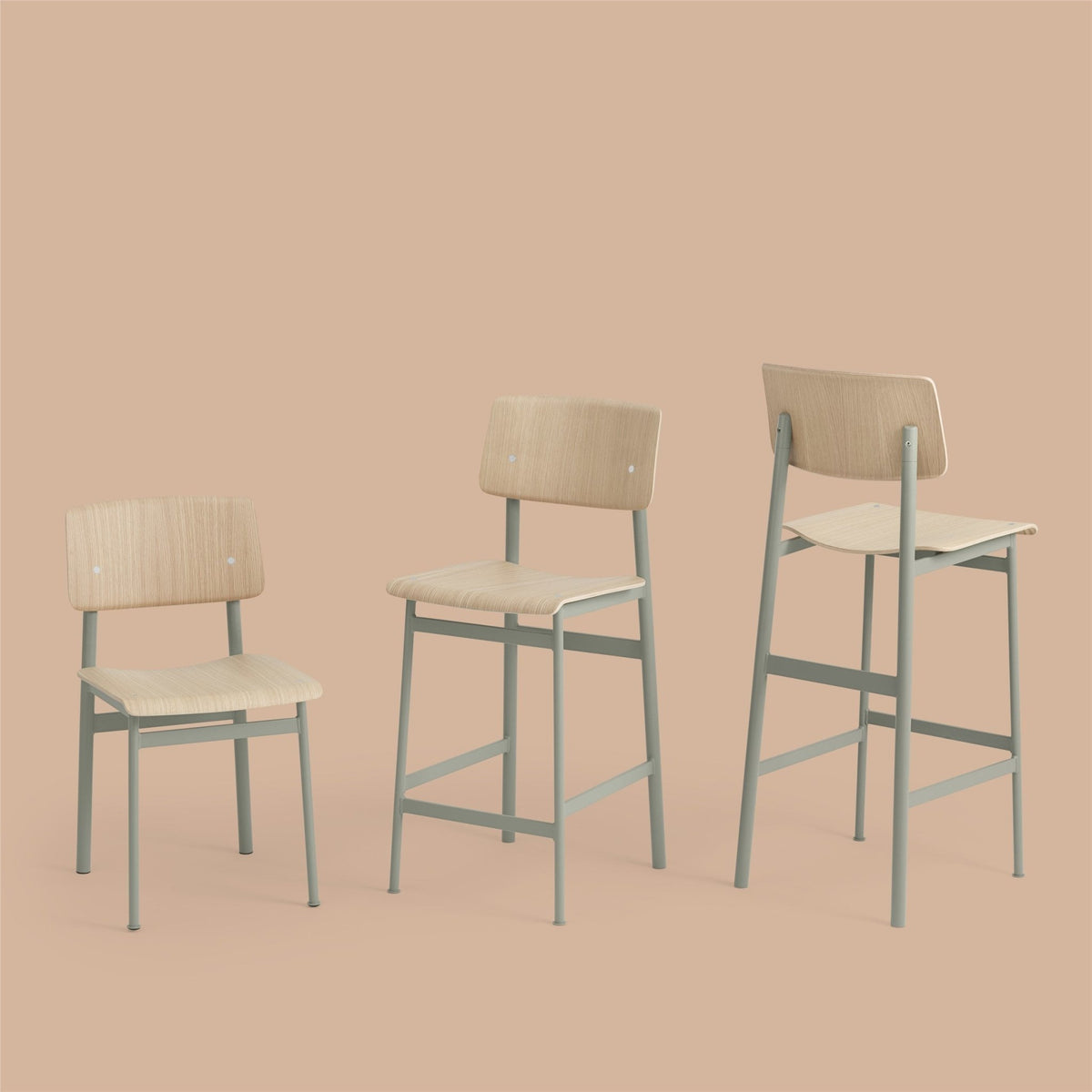 Tabouret de bar en chêne et gris vert 65 cm Loft - Muuto - The Cool Republic