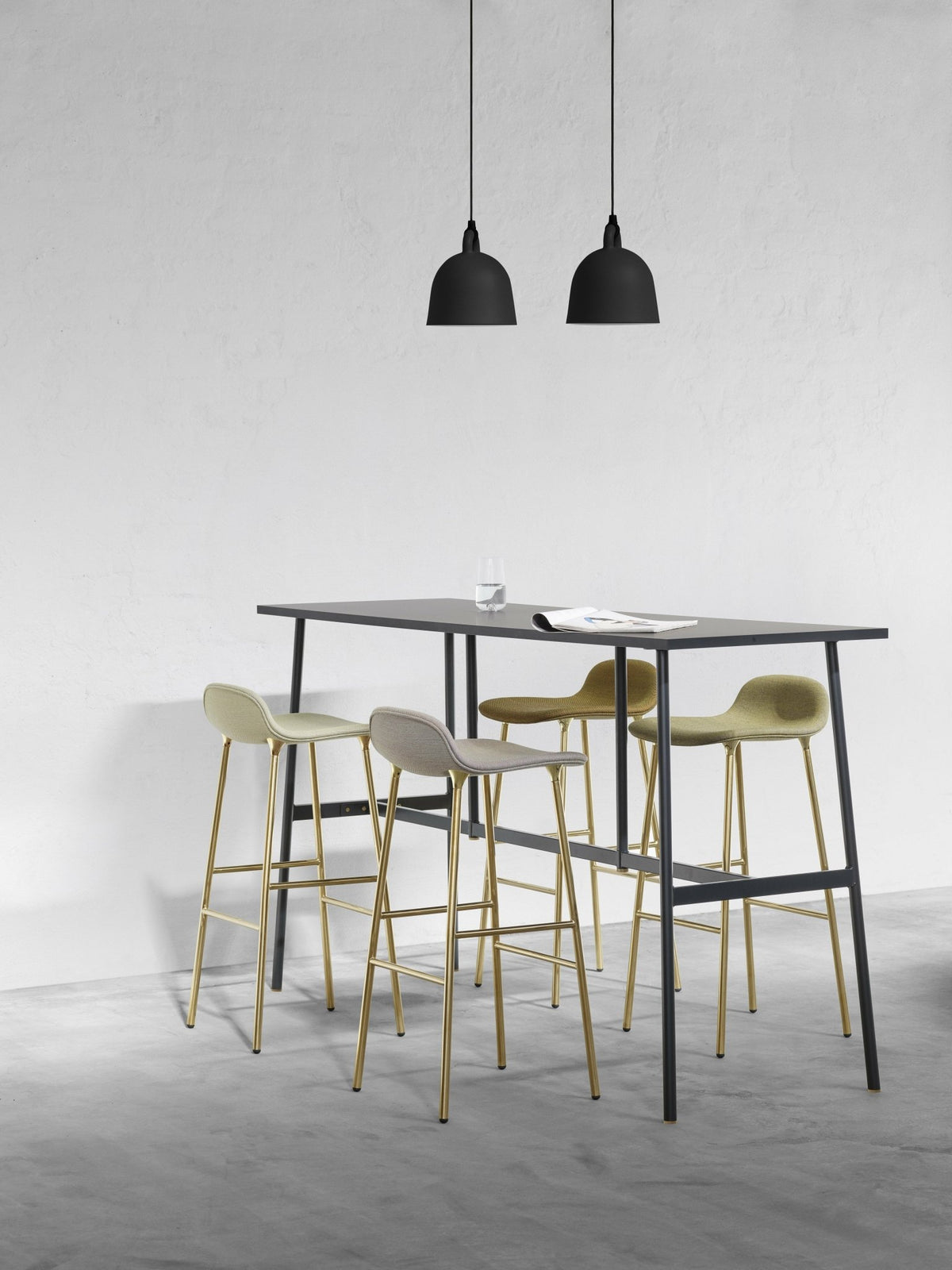 Tabouret de bar en laiton et pp vert 75 cm Form - Normann Copenhagen - The Cool Republic