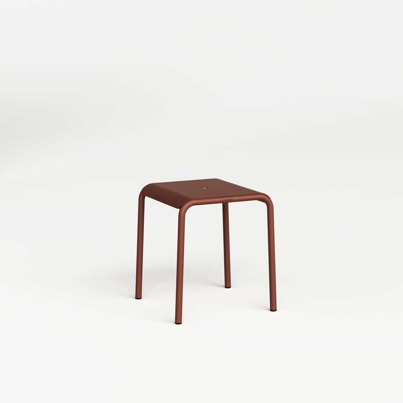 Tabouret de jardin en acier thermolaqué inoxydable rouge brique 42x40x45cm Panorama - TIPTOE - The Cool Republic