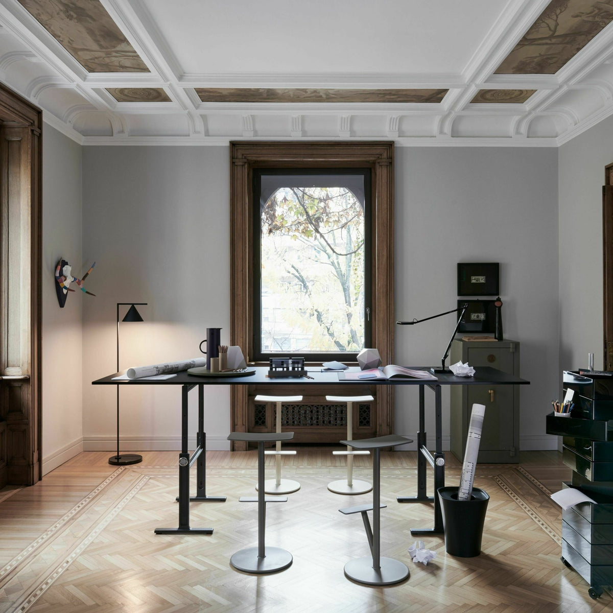 Tabouret en acier mat 76 cm ivoire Sequoia - Magis - The Cool Republic