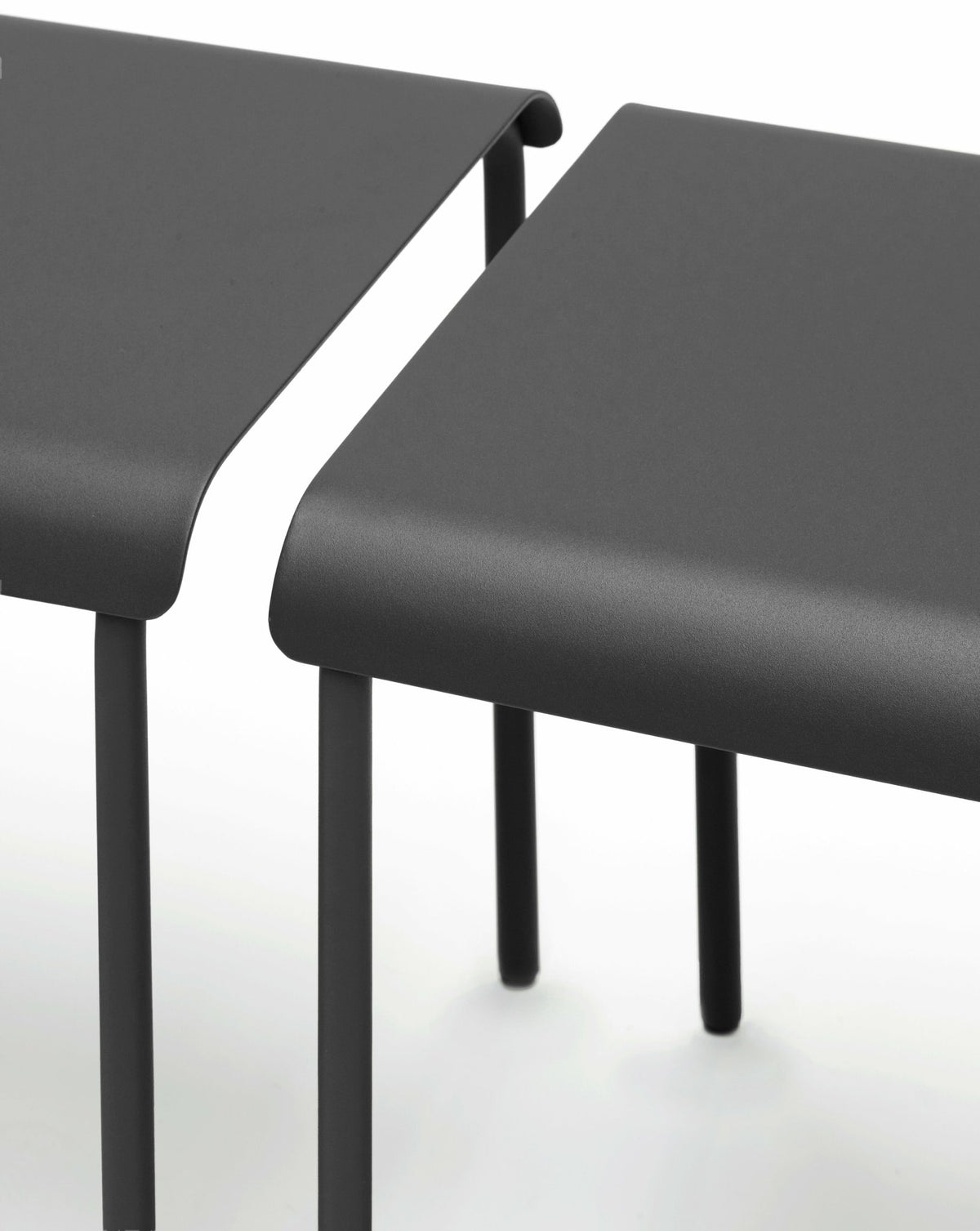 Tabouret en aluminium noir August - Serax - The Cool Republic