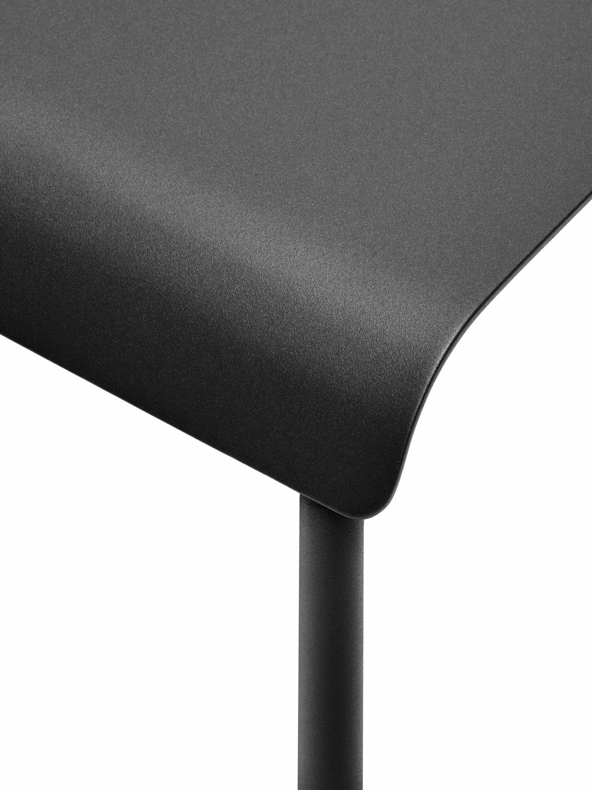 Tabouret en aluminium noir August - Serax - The Cool Republic