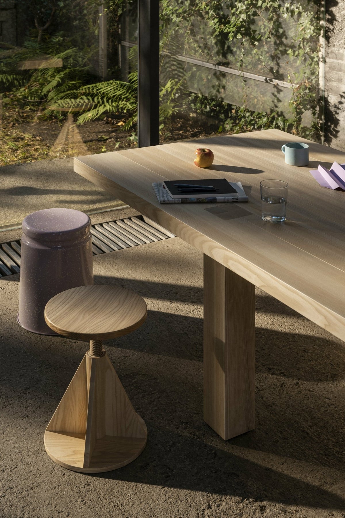 Tabouret en bois de frêne 36 cm Rocket - Hem - The Cool Republic