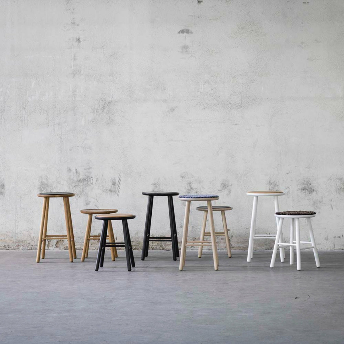 Tabouret en bouleau blanc 47 cm ZigZag - Hans K - The Cool Republic
