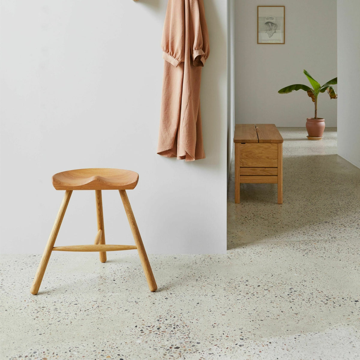 Tabouret en chêne naturel 49 cm Shoemaker - Form & Refine - The Cool Republic