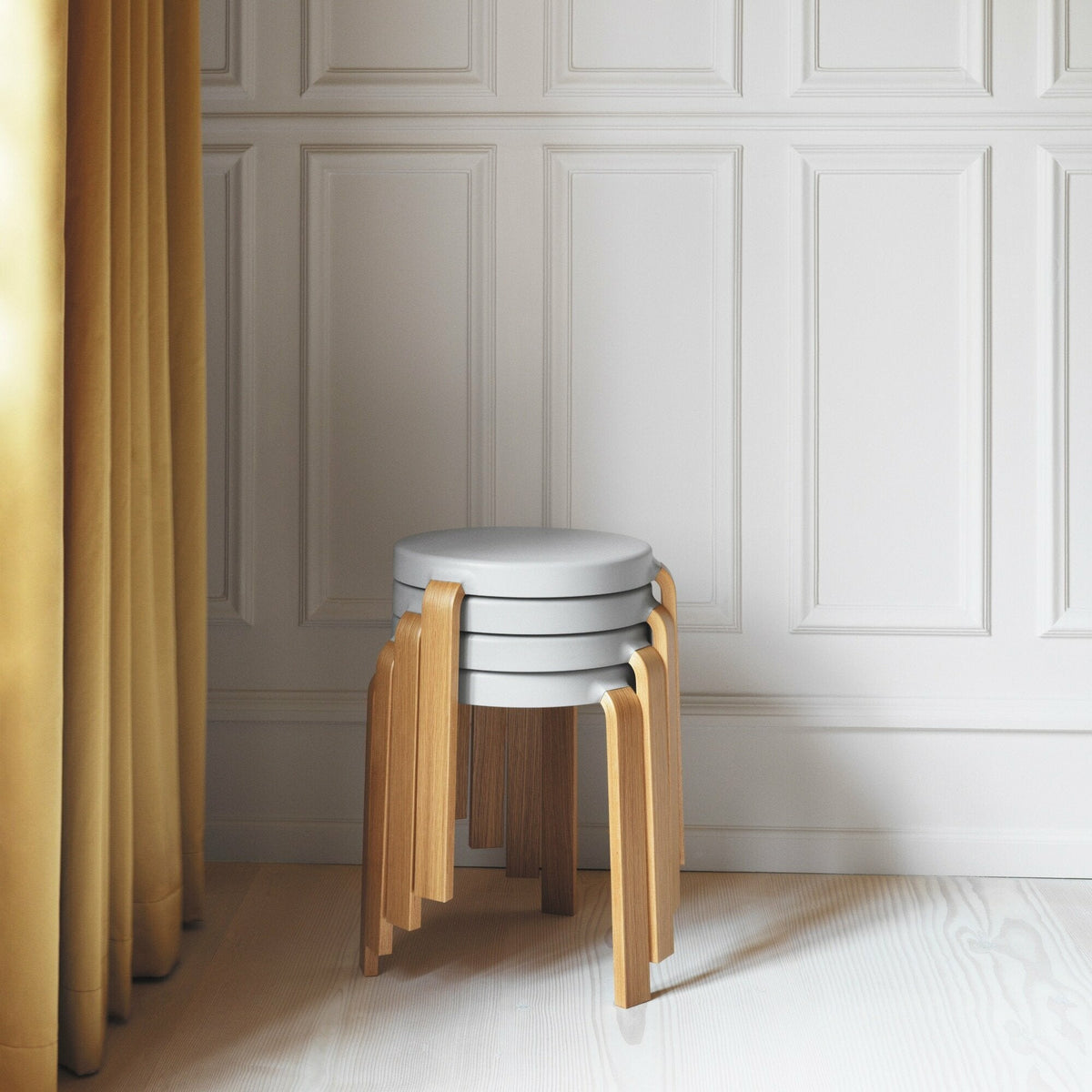 Tabouret en chêne vert TAP Olive - Normann Copenhagen - The Cool Republic