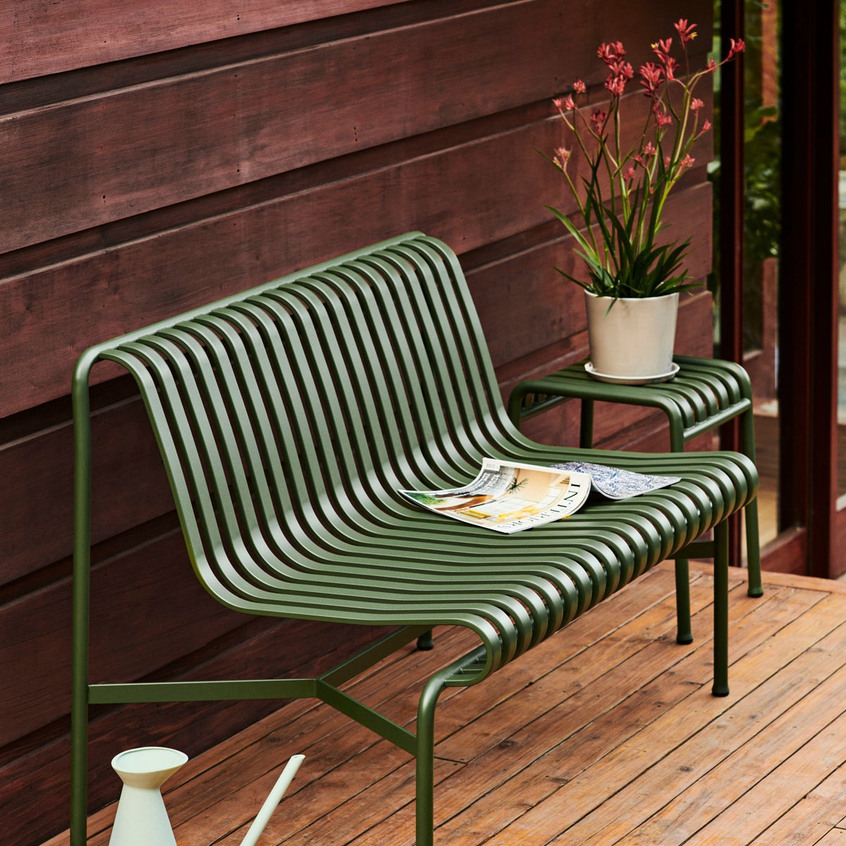 Tabouret en métal anthracite Palissade - HAY - The Cool Republic