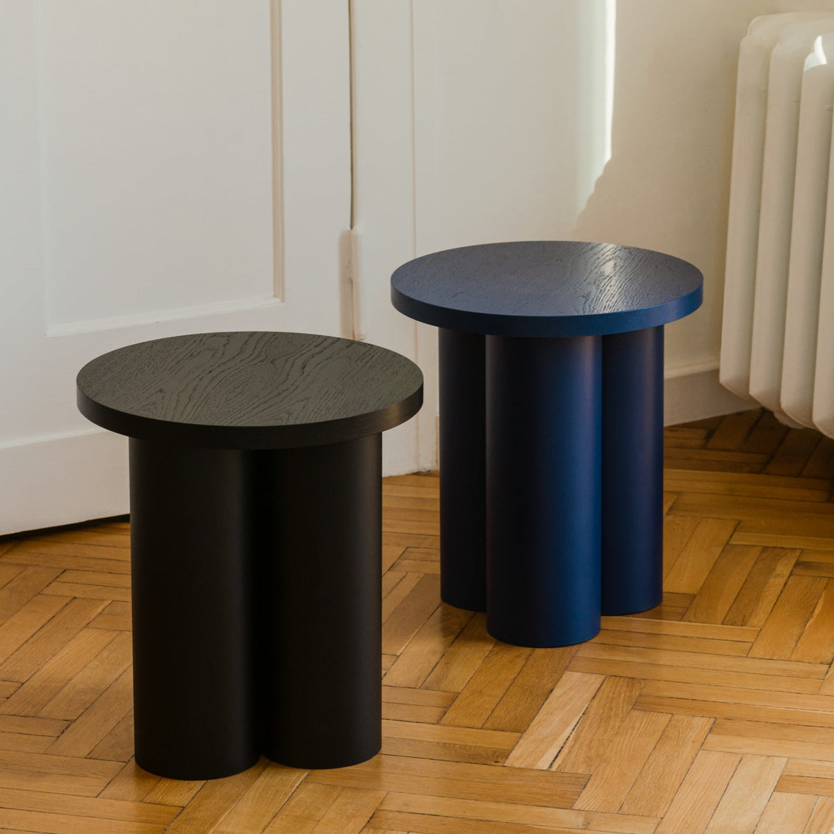 Tabouret en placage de chêne et tôle d'acier myrtille Oly - noo.ma - The Cool Republic