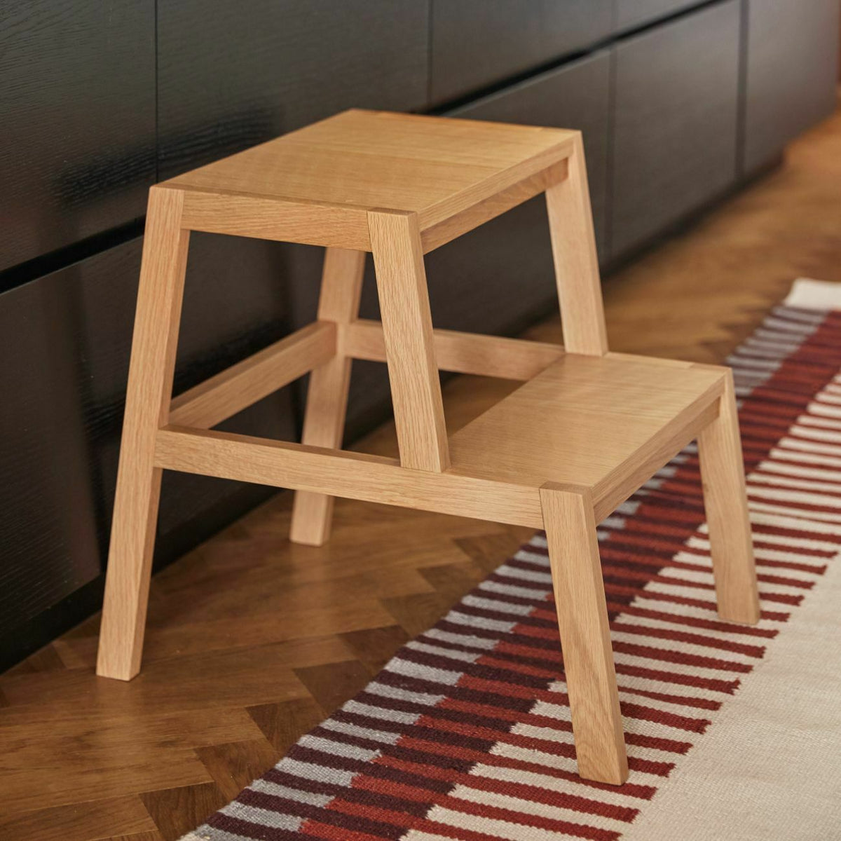 Tabouret en placage de chêne - Hübsch - The Cool Republic