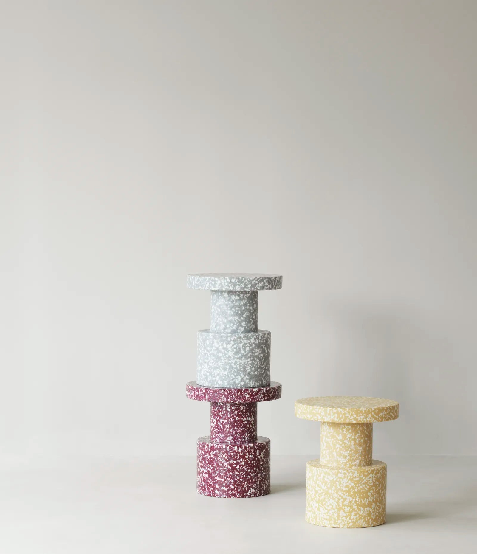 Tabouret en polyéthylène recyclé gris Bit Stool - Normann Copenhagen - The Cool Republic