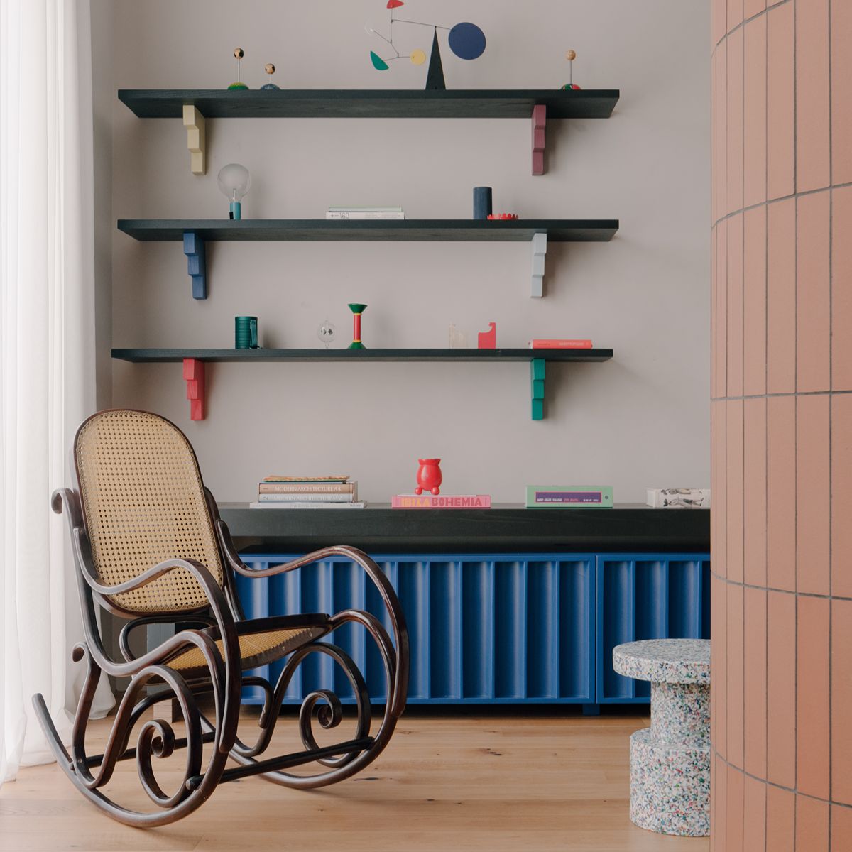 Tabouret en polyéthylène recyclé gris Bit Stool - Normann Copenhagen - The Cool Republic