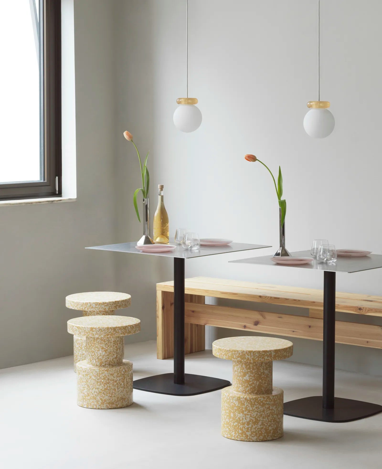 Tabouret en polyéthylène recyclé moutarde Bit Stool - Normann Copenhagen - The Cool Republic
