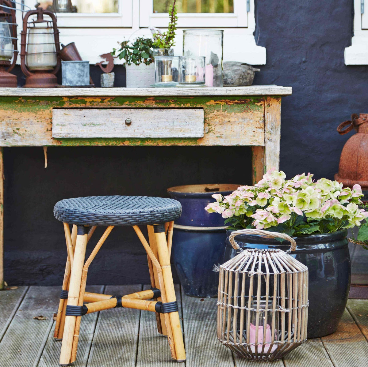 Tabouret en rotin noir 46 cm Simone - Sika Design - The Cool Republic