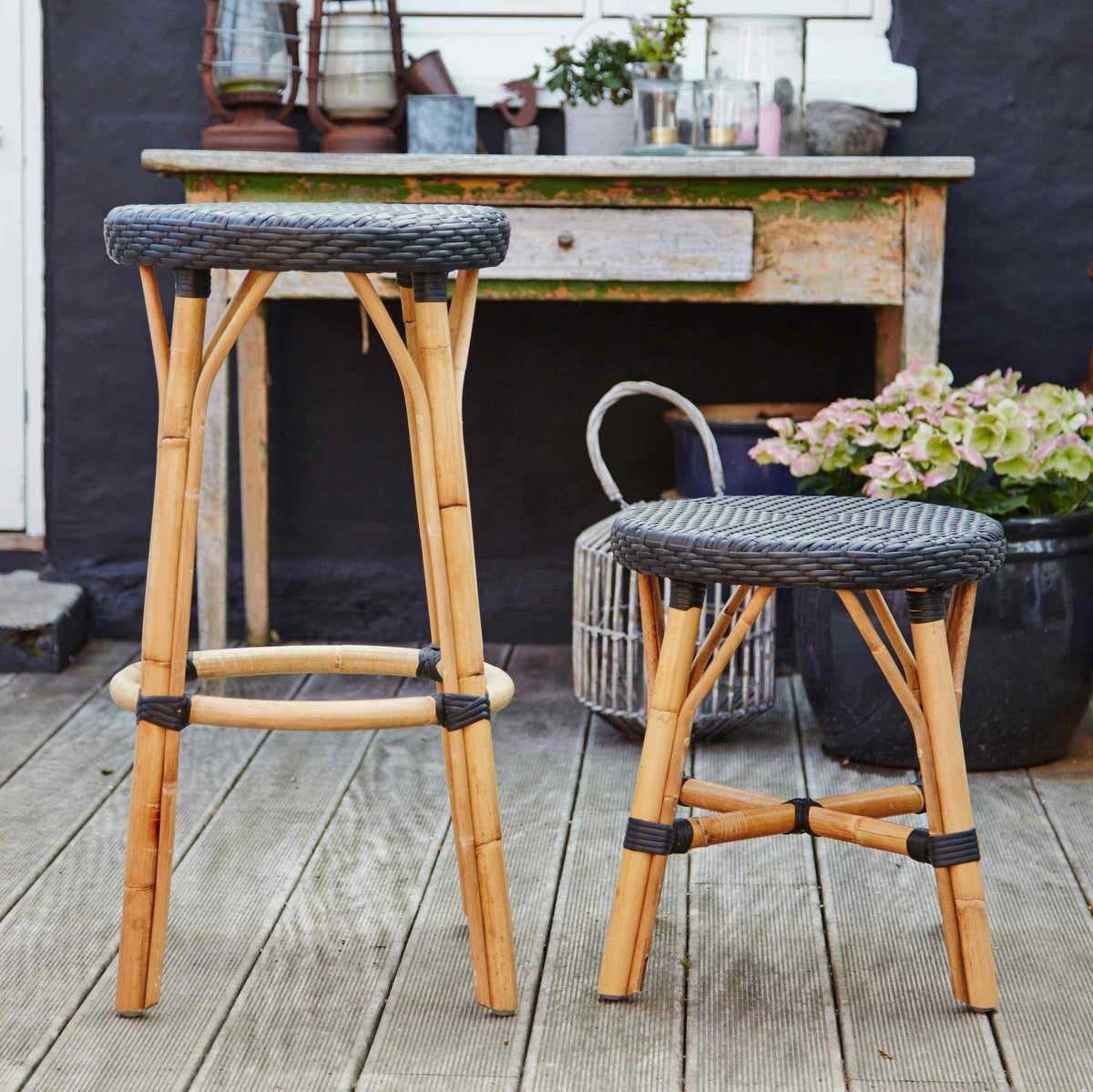 Tabouret en rotin noir 68 cm Simone - Sika Design - The Cool Republic