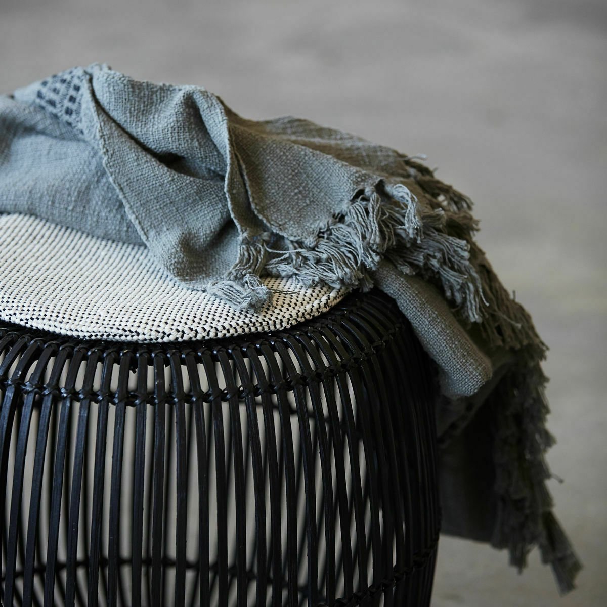 Tabouret en rotin noir - House doctor - The Cool Republic