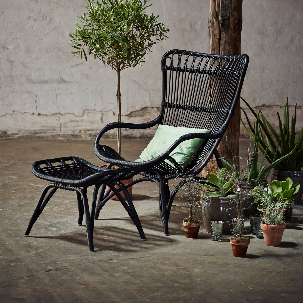 Tabouret en rotin noir Monet - Sika Design - The Cool Republic