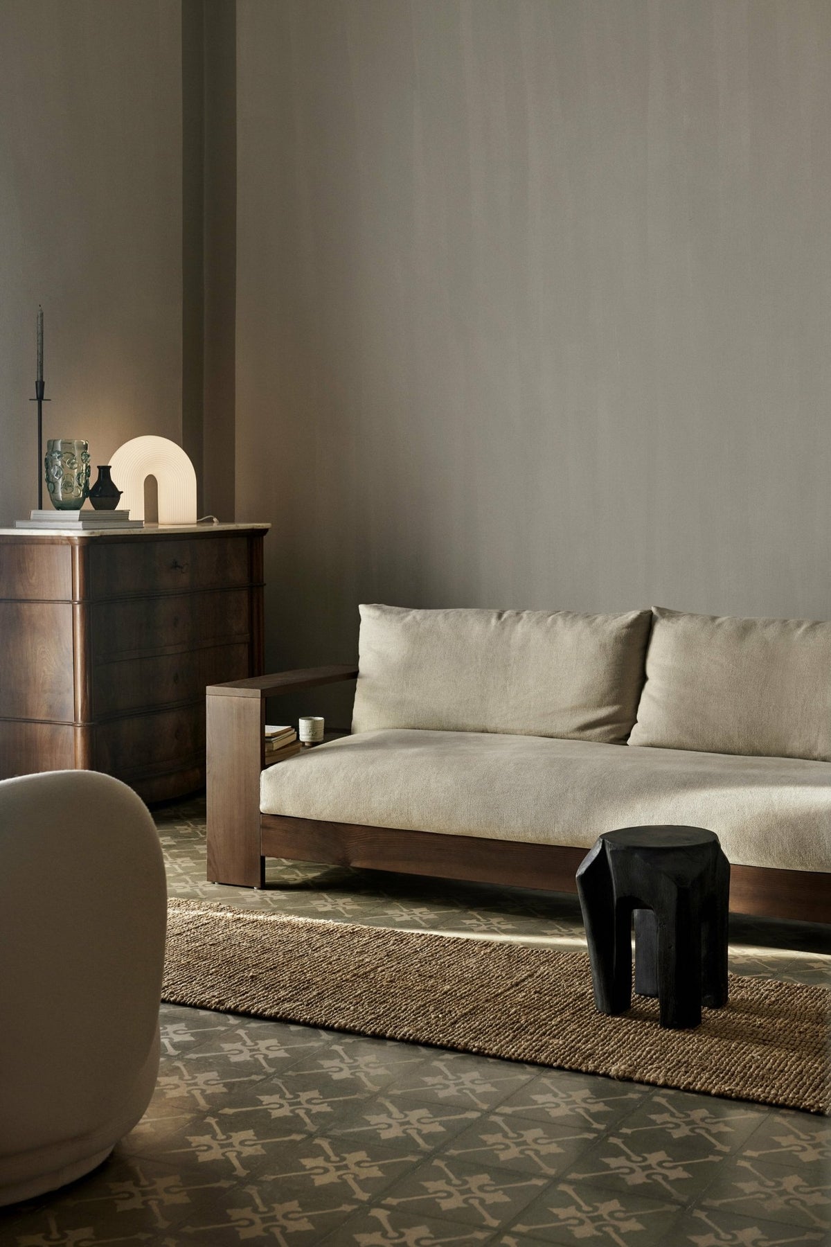 Tabouret en teck noir 40 x 32 cm Root - Ferm Living - The Cool Republic
