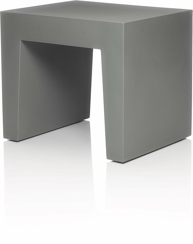 Tabouret gris en matières recyclées Concrete - Fatboy - The Cool Republic