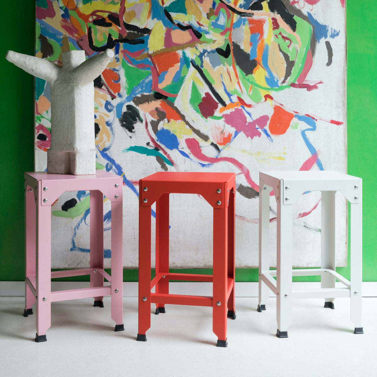 Tabouret haut en acier galvanisé sable 63 cm Hegoa - Matière Grise - The Cool Republic
