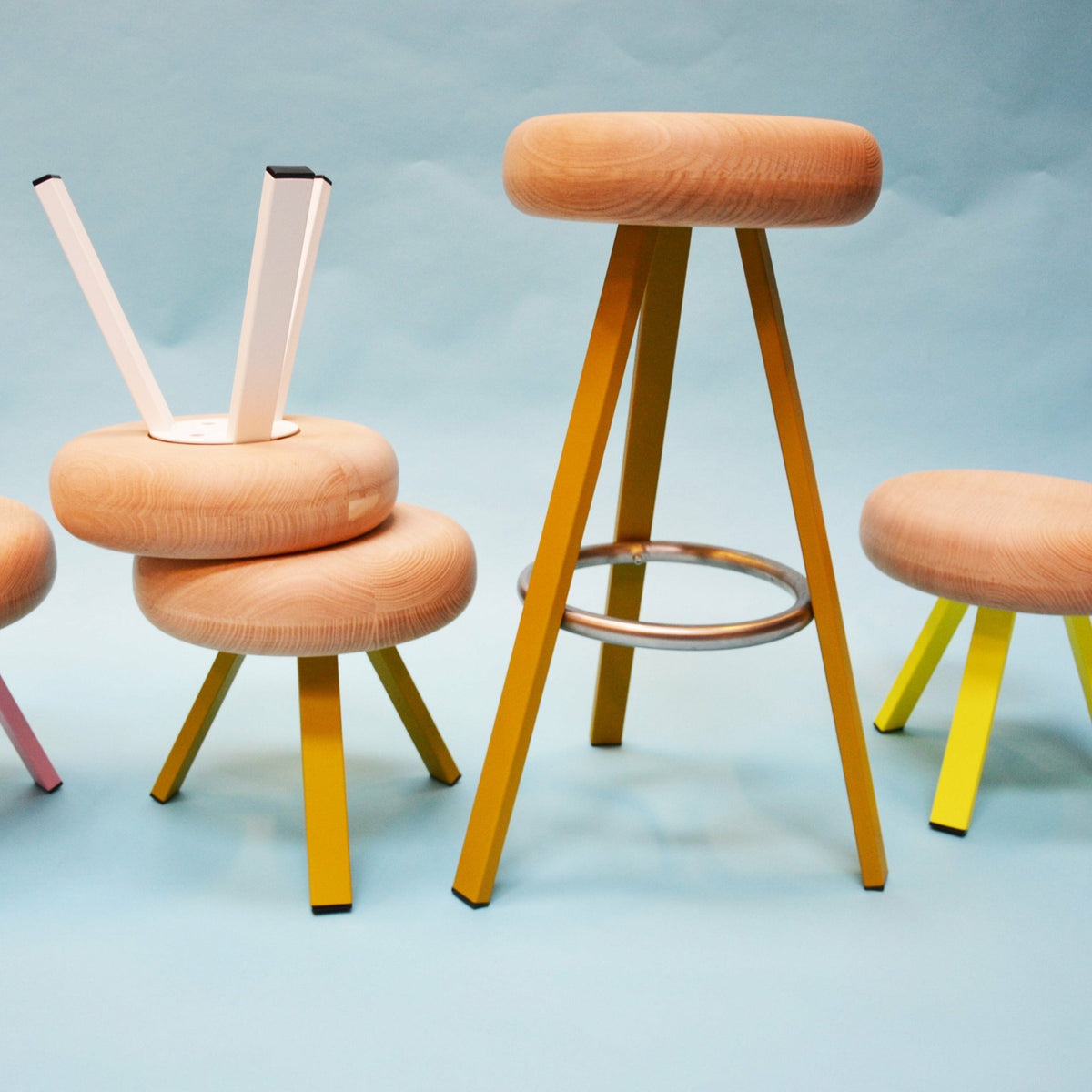 Tabouret haut en chêne et acier blanc 75 cm Smack - Matière Grise - The Cool Republic