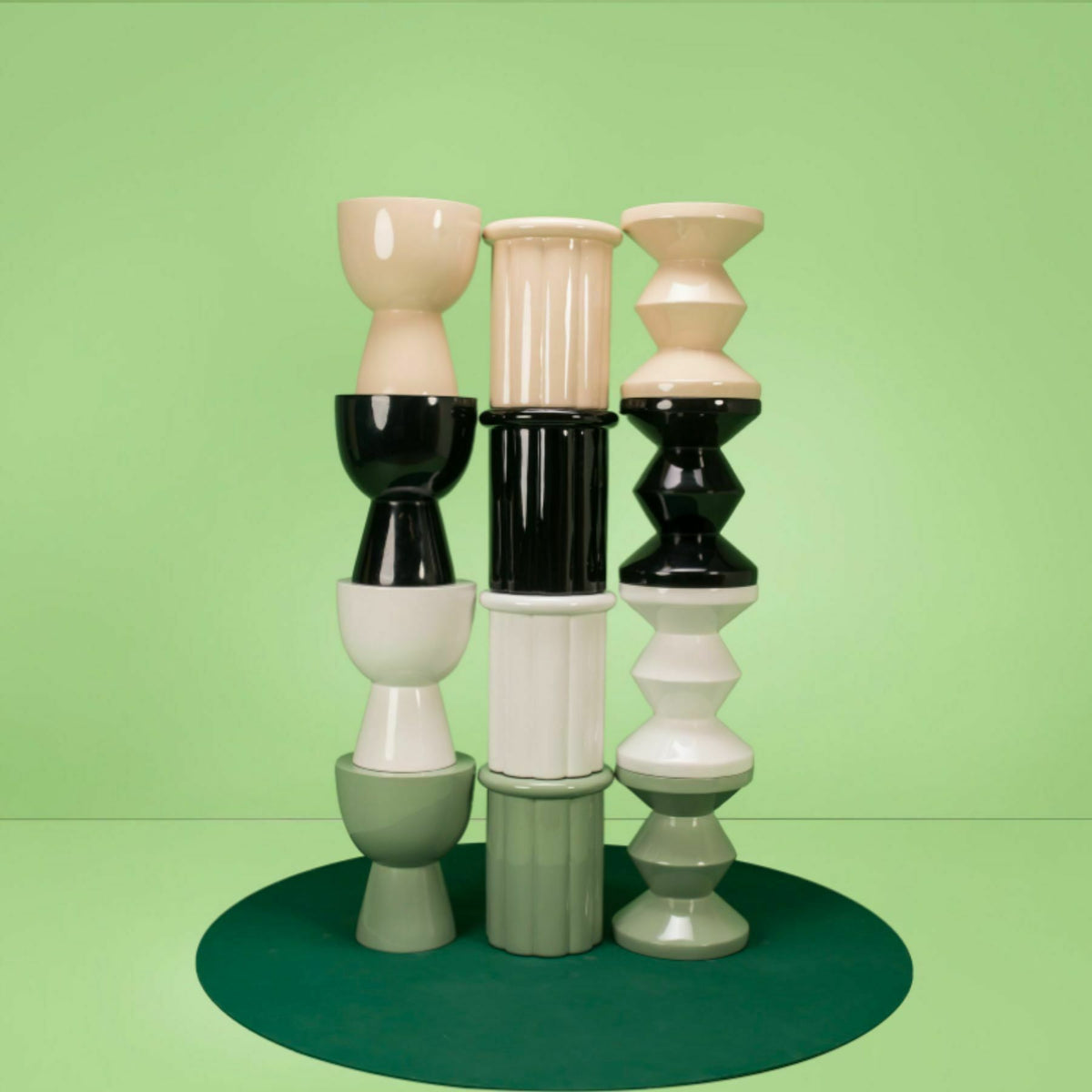 Tabouret laqué vert olive Roman - Pols Potten - The Cool Republic
