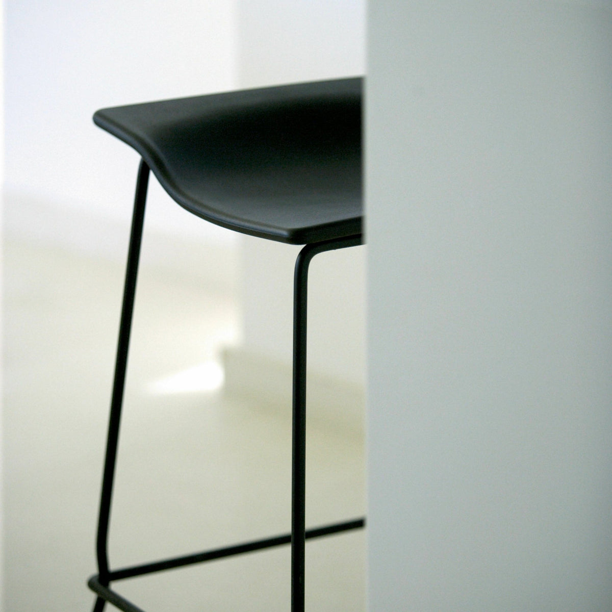 Tabouret noir 61,5 cm Last Minute - Viccarbe - The Cool Republic