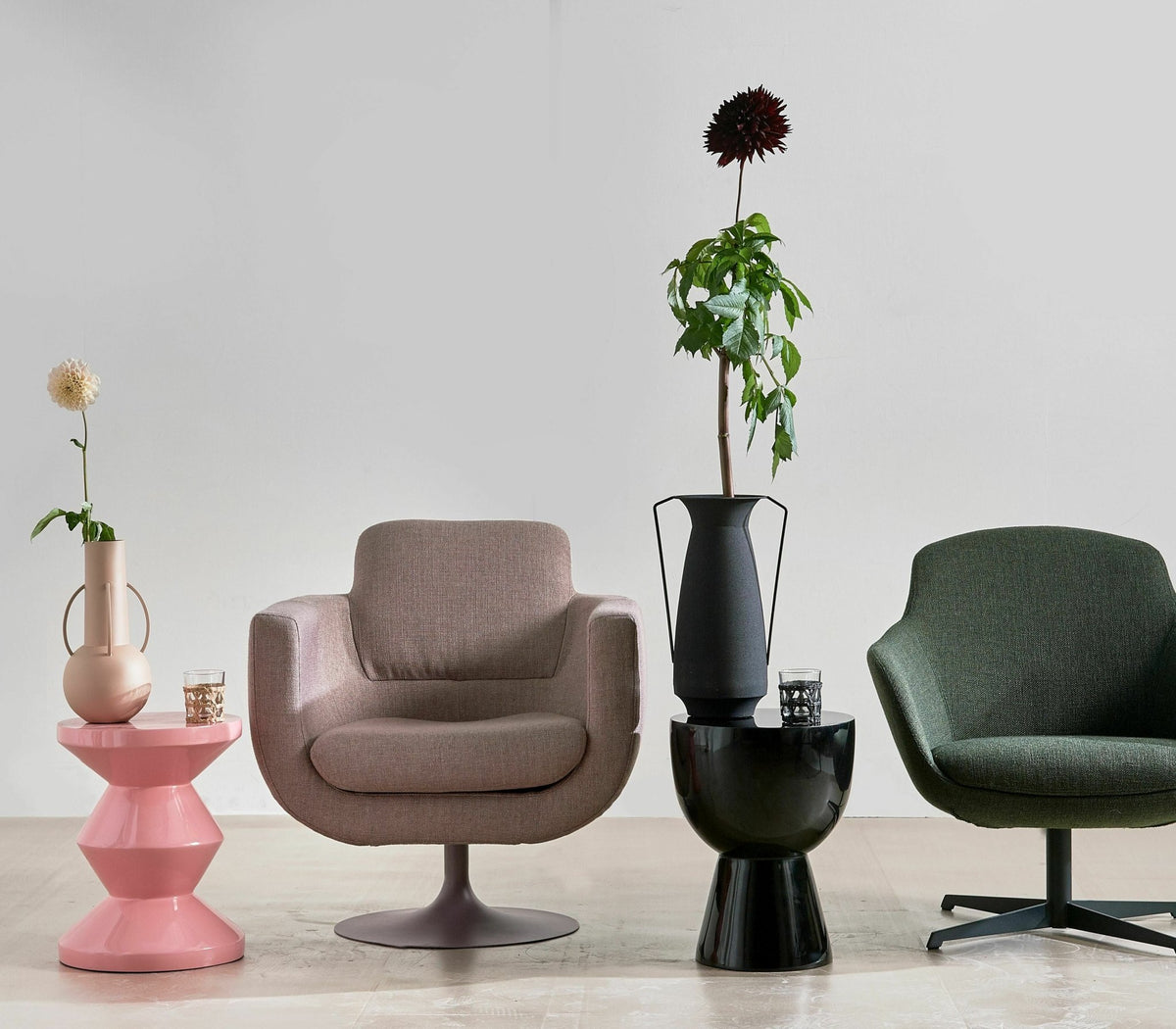 Tabouret noir laqué Tip Tap - Pols Potten - The Cool Republic