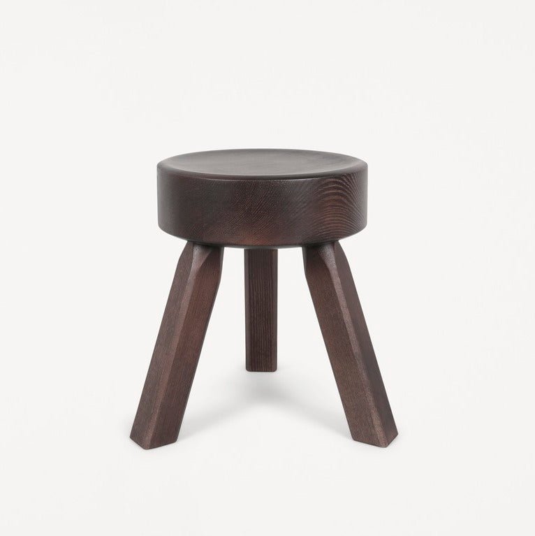 Tabouret rond en pin marron foncé 32,5 x 30,5 x 32,5 cm AML - Frama - The Cool Republic