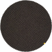 Tapis à boules de feutre anthracite 250 cm Big One - myfelt - The Cool Republic