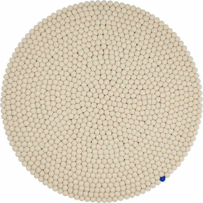 Tapis à boules de feutre beige 70 cm Big One - myfelt - The Cool Republic