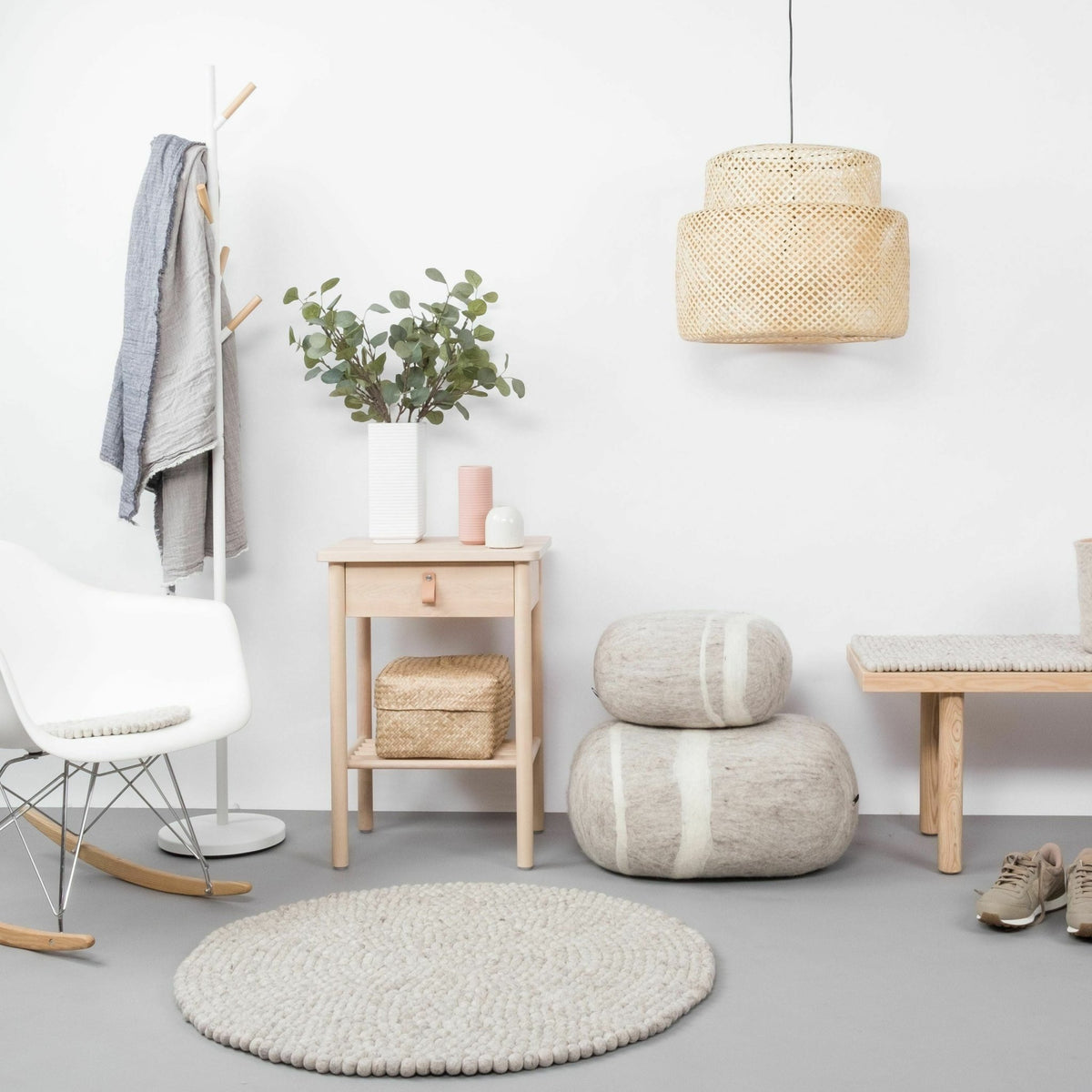 Tapis à boules de feutre beige marbré 200 cm Béla - myfelt - The Cool Republic