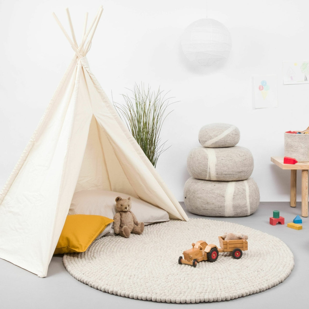 Tapis à boules de feutre beige marbré 200 cm Béla - myfelt - The Cool Republic