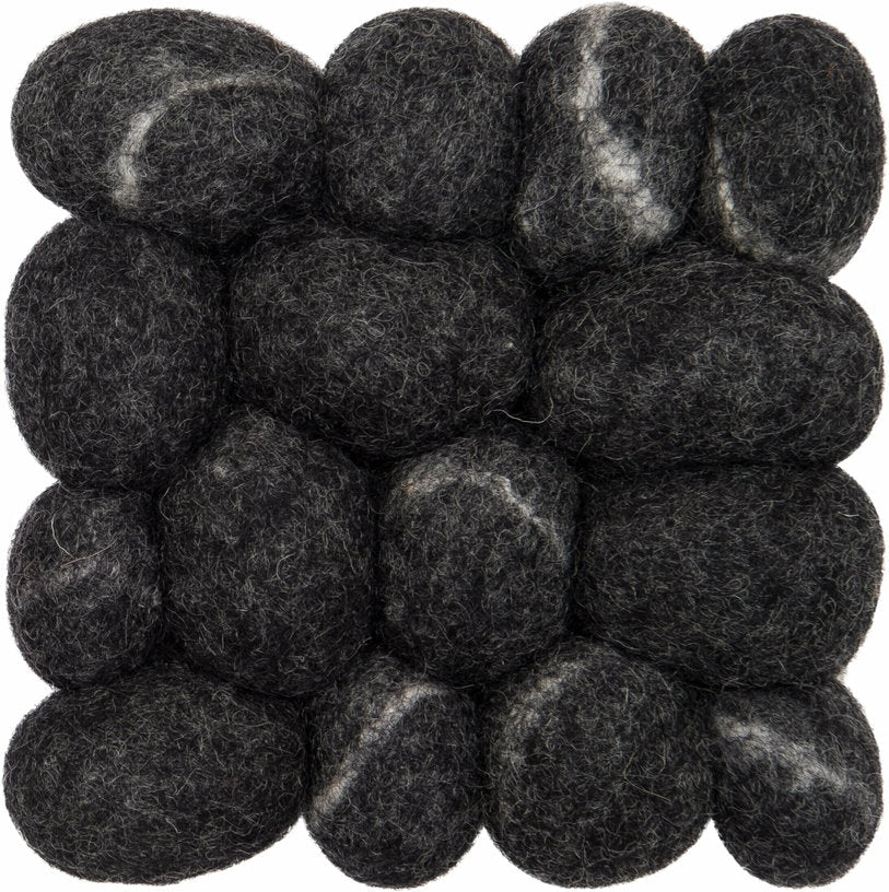 Tapis à boules de feutre effet pierre foncé 50x70 cm Kurt - myfelt - The Cool Republic