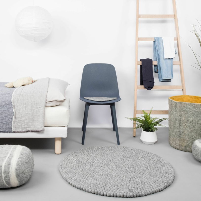 Tapis à boules de feutre gris marbré 200 cm Carl - myfelt - The Cool Republic