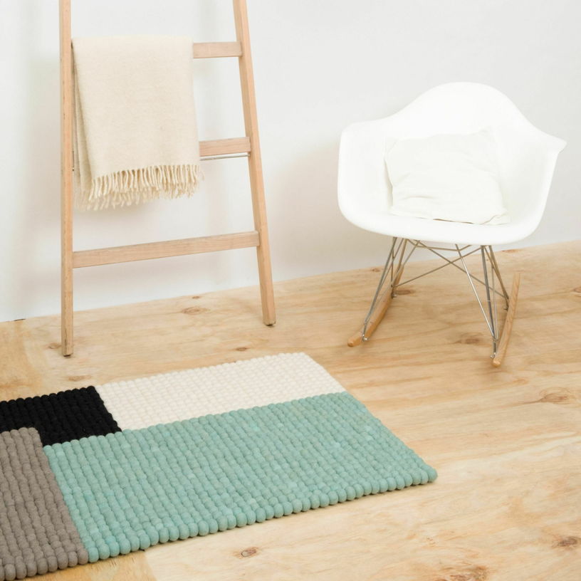 Tapis à boules de feutre menthe 70x100 cm Cube - myfelt - The Cool Republic