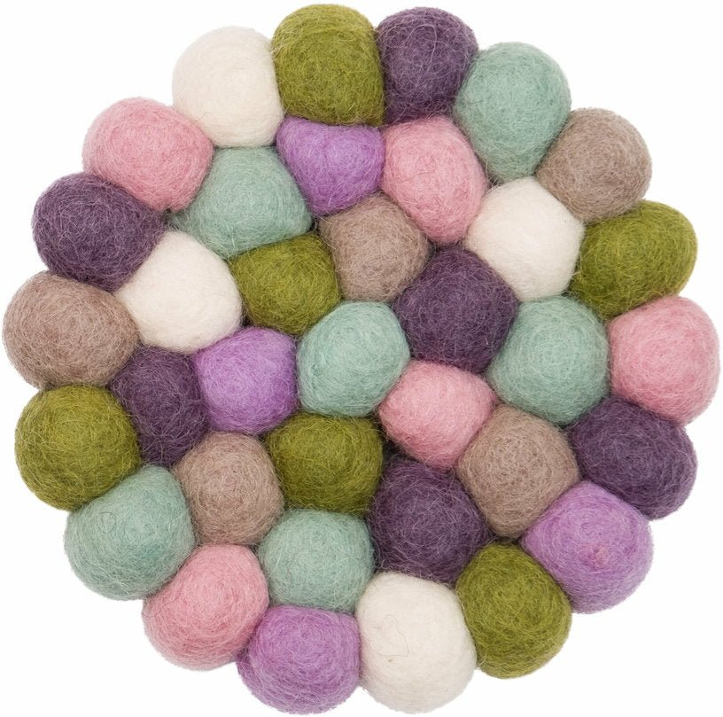 Tapis à boules de feutre multicolore pastel 250 cm Greta - myfelt - The Cool Republic