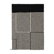 Tapis à boules de feutre noir et blanc 120x170 cm Lino - myfelt - The Cool Republic