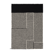 Tapis à boules de feutre noir et blanc 140x200 cm Lino - myfelt - The Cool Republic