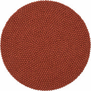 Tapis à boules de feutre rouge brique 70 cm Lora - myfelt - The Cool Republic