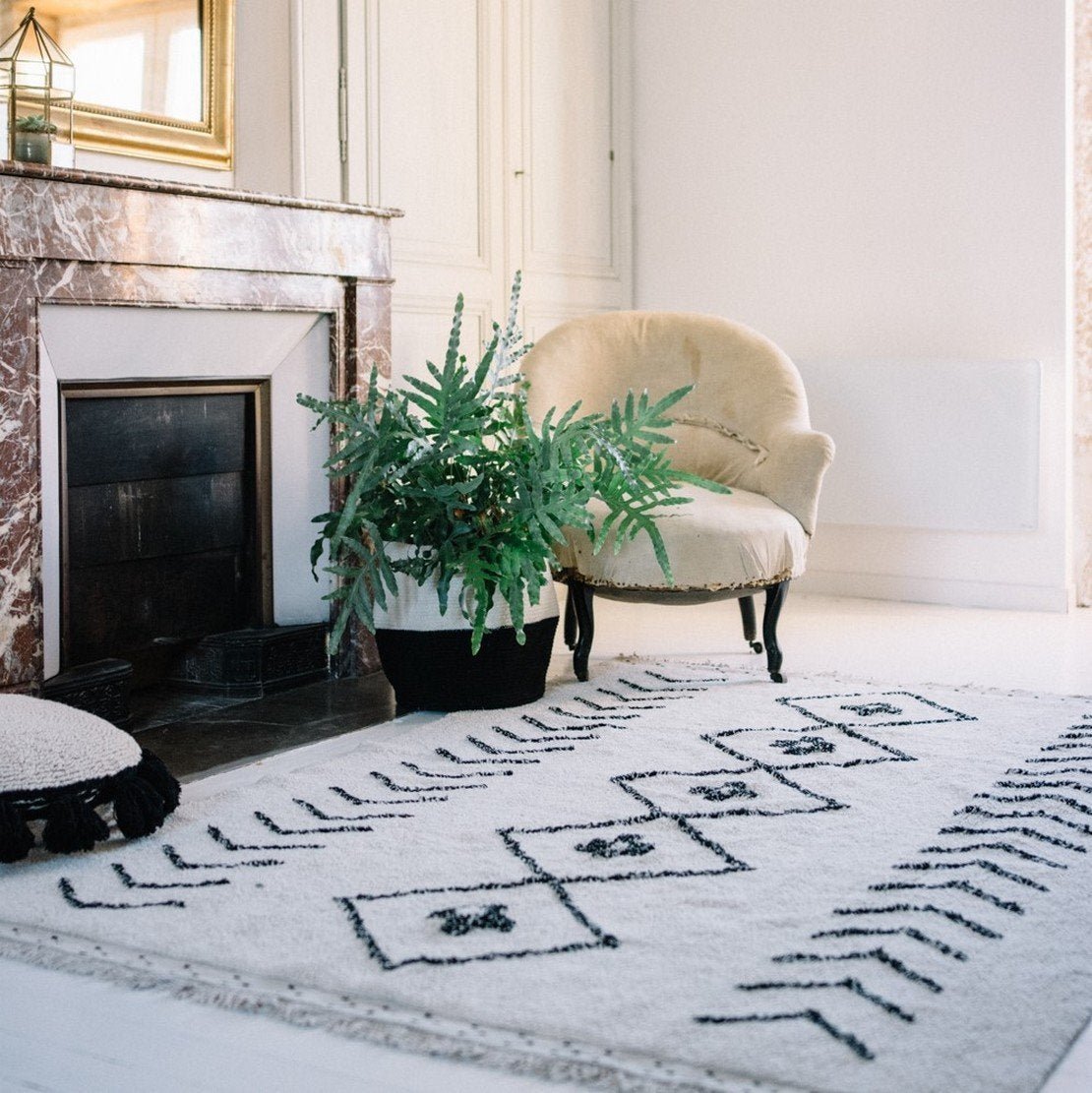 Tapis berbère lavable noir et écru 170x120 cm Rhombs - Lorena Canals - The Cool Republic