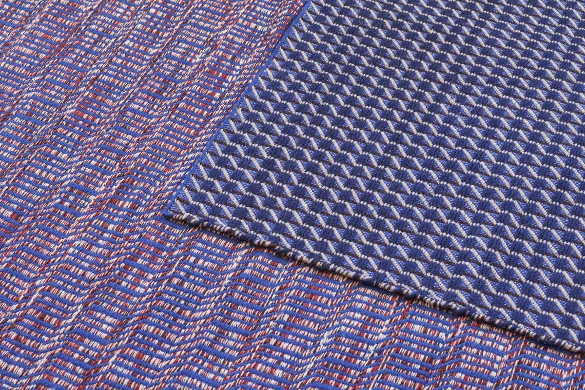 Tapis en laine bleu 240x170 cm Channel - HAY - The Cool Republic