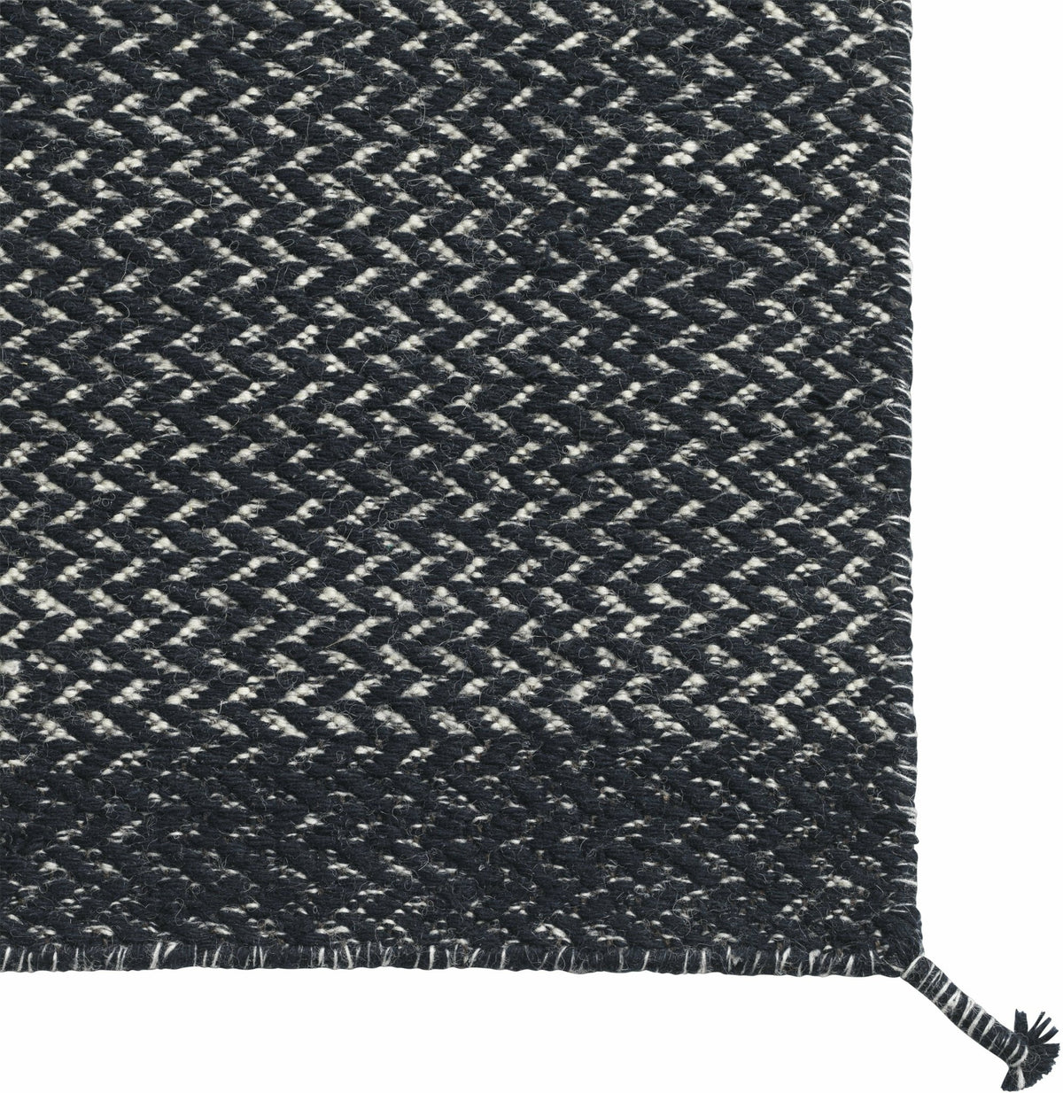 Tapis en laine bleu nuit 200 x 80 cm Ply - Muuto - The Cool Republic