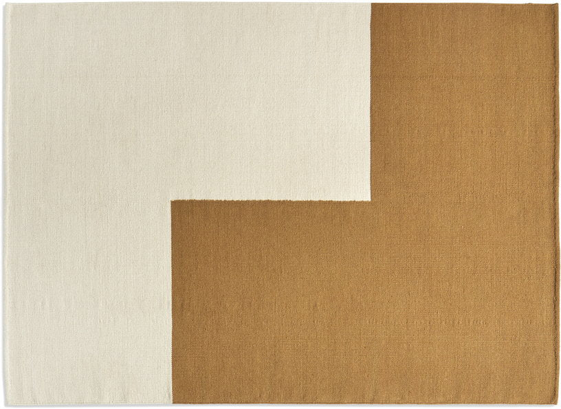Tapis en laine et coton marron 170x240 cm Ethan Cook Flat Works: "Dune L" - HAY - The Cool Republic