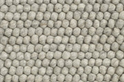 Tapis en laine gris clair 80x140 cm Peas - HAY - The Cool Republic