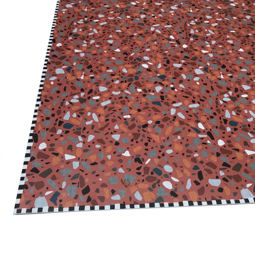 Tapis en vinyle rouge corail 90x60 cm Terrazzo - Edito - The Cool Republic