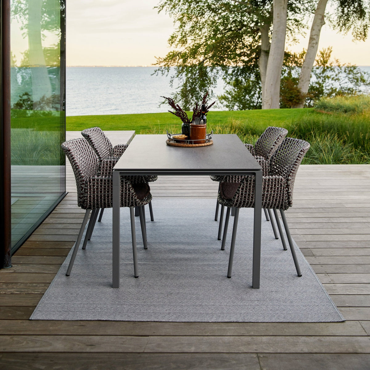 Tapis gris 240x170 cm Dot - Cane-Line - The Cool Republic