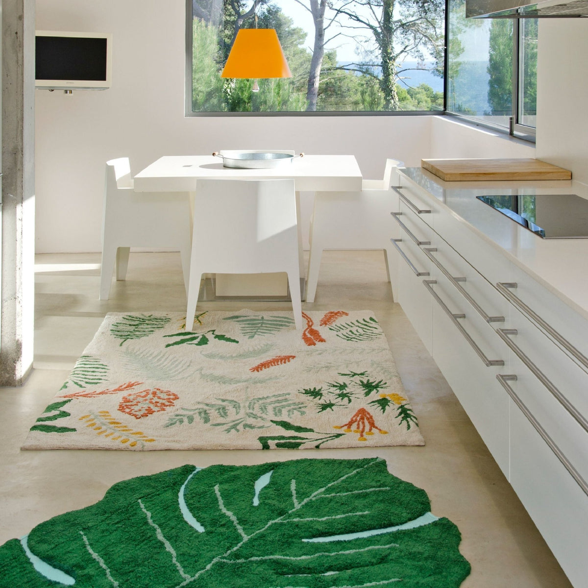 Tapis lavable feuille 120x180 cm Monstera - Lorena Canals - The Cool Republic
