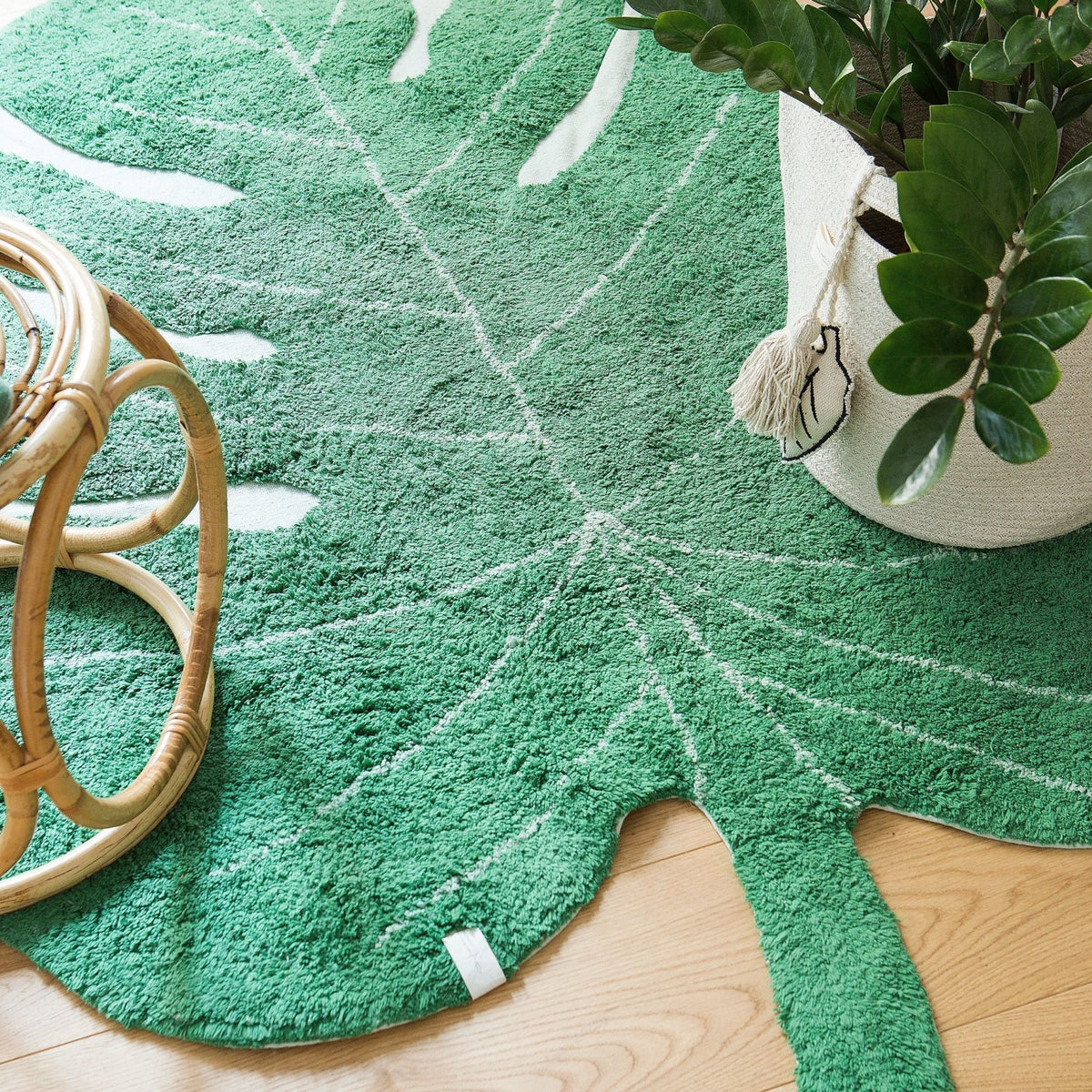 Tapis lavable feuille 120x180 cm Monstera - Lorena Canals - The Cool Republic